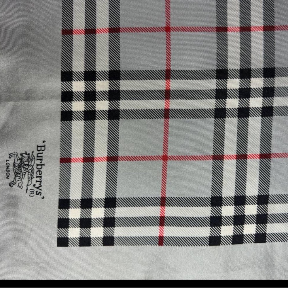 Burberry scarf - Picture 3 of 5